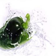 Bild Paprika im kalten Wasser